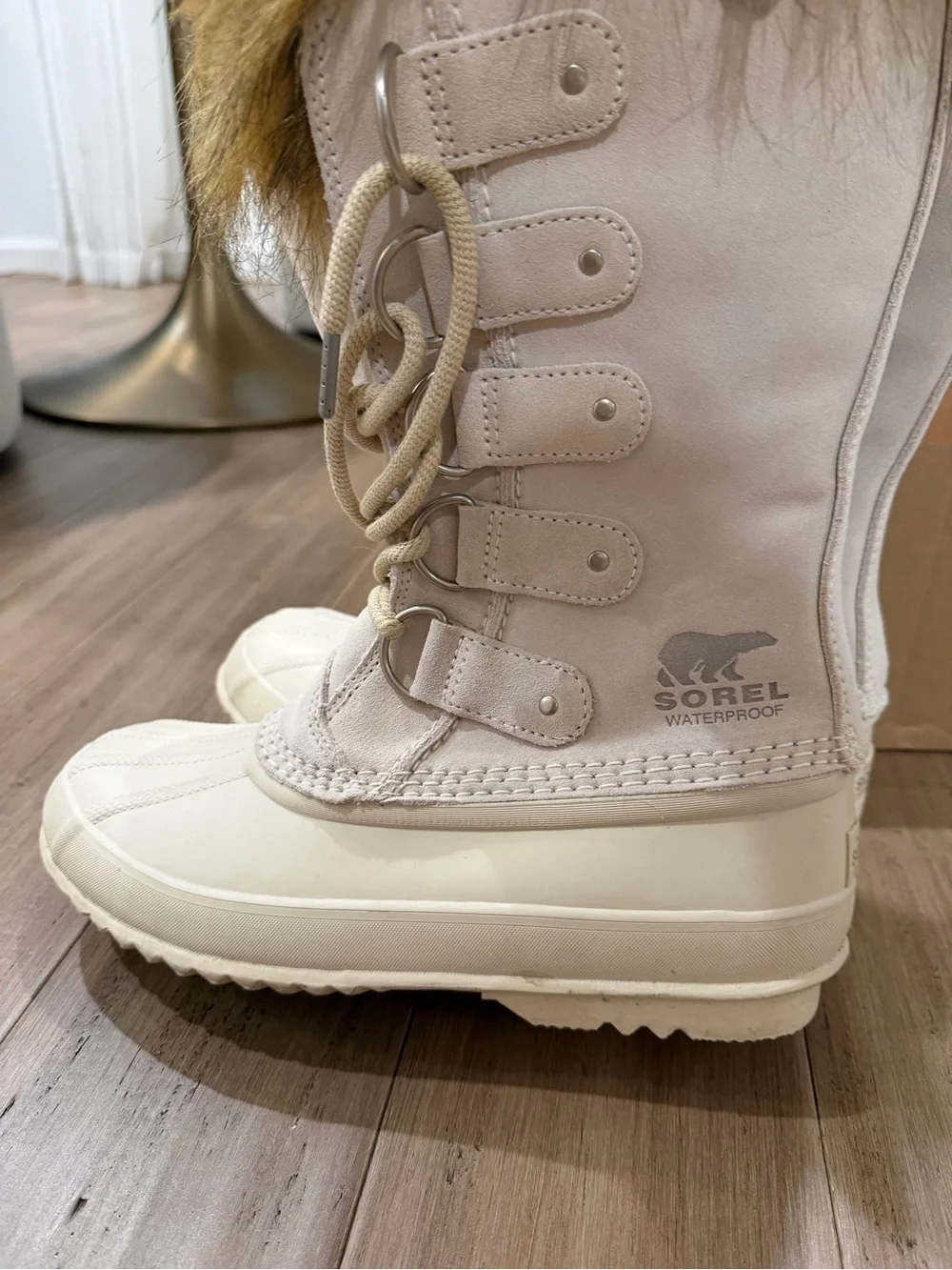 Sorel Joan of Artic Women's White Fur-Trimmed Winter Boot (size 9)